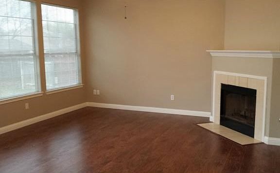 4th image of 803 Brown Dr