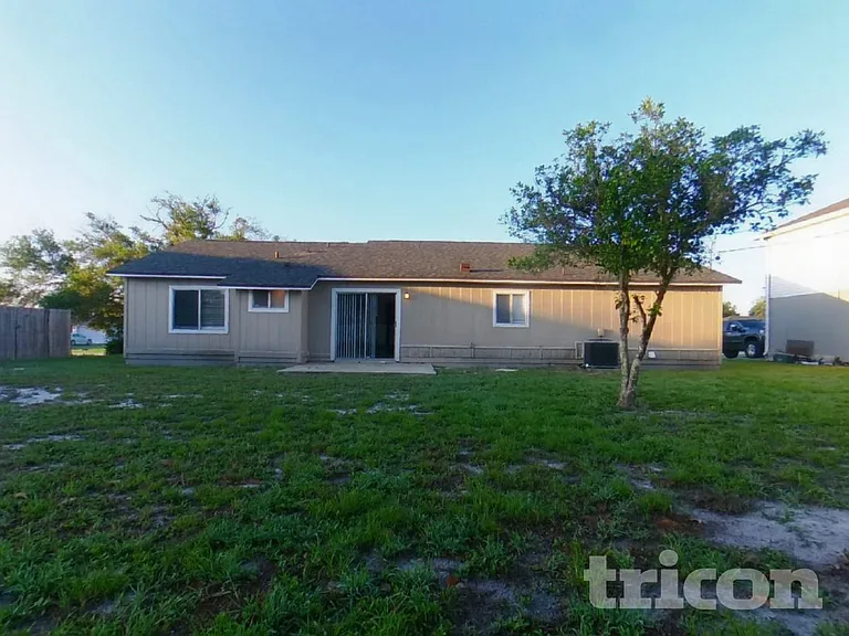 2950 Bedford St — Photo 14