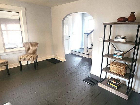 3rd image of 6539 Crystal St