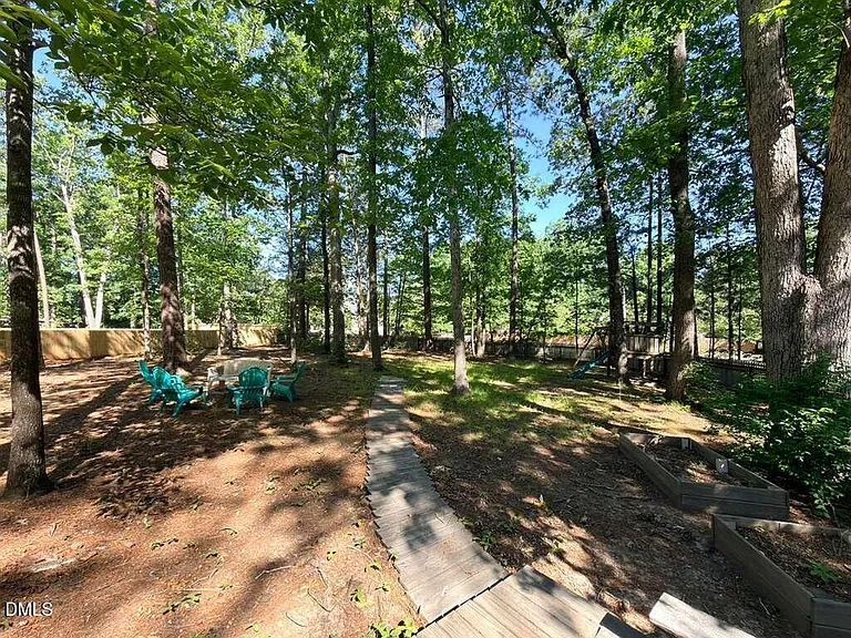 109 E Seve Ct — Photo 31