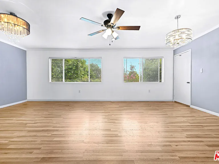 12801 Moorpark St #308 — Photo 6