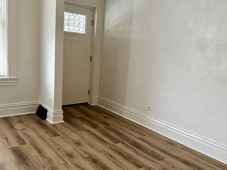 674 Middle Ave — Photo 10
