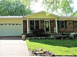 2711 Creekmont Ln, Saint Louis, MO