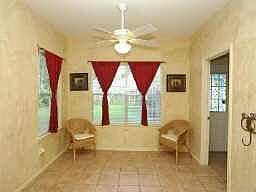 breakfast area in kitchen