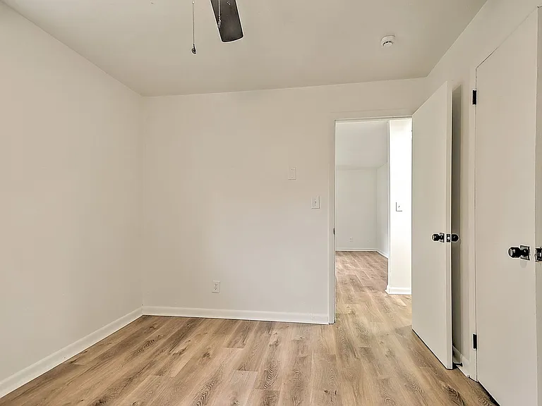 718 W G St — Photo 8