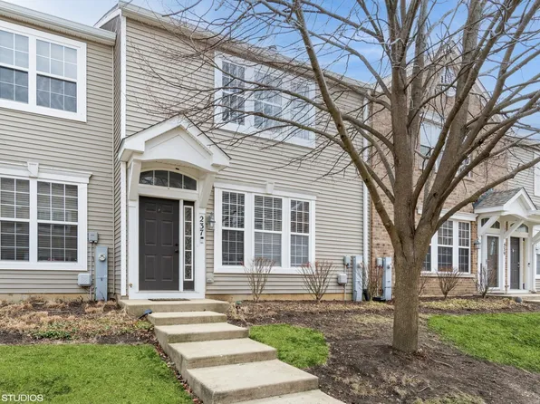 237 Springbrook Trl S #3, Oswego, IL 60543