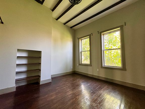 2nd image of 638 Kosciuszko St APT 3L