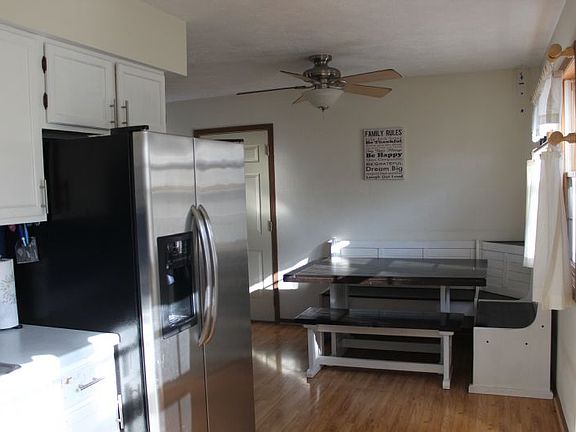 3rd image of 114 Valley St