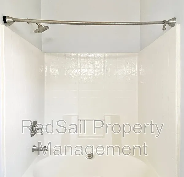 405 Holmes Blvd — Photo 13