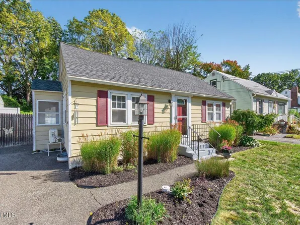 21 Pinehurst Road, Albany, NY 12205