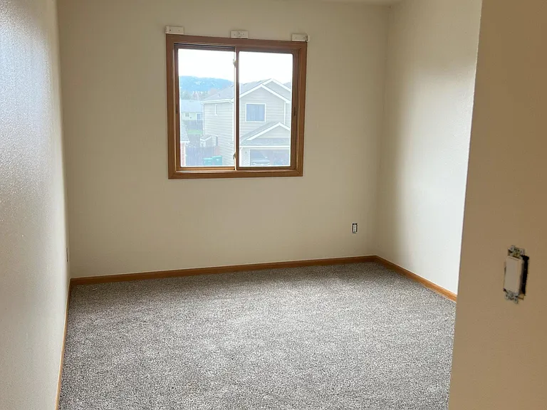 554 Dennison Ave — Photo 9