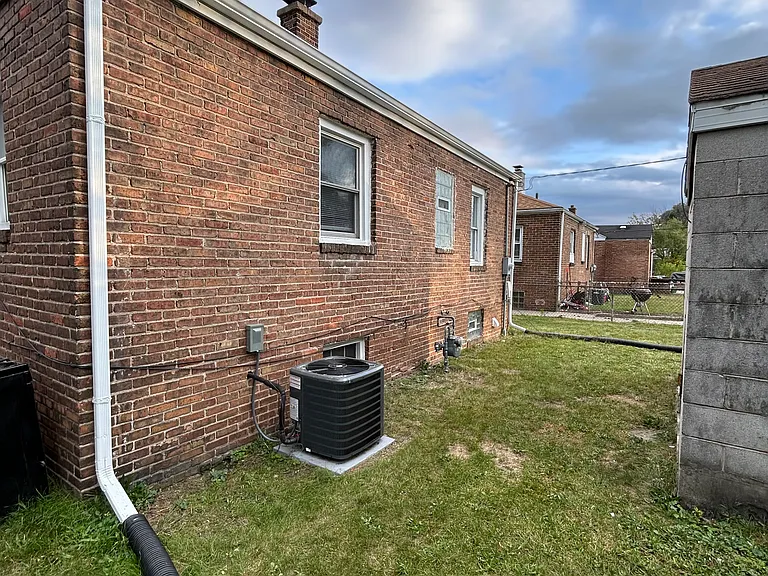 2156 Vermont St — Photo 4