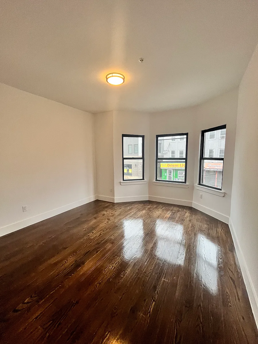Building Photo - 664 Ocean Ave #200