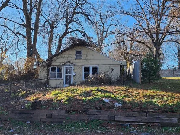 2228 S Hawthorne Ave, Independence, MO 64052