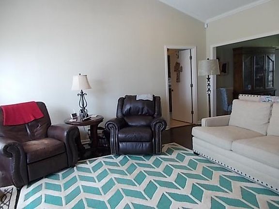 4th image of 123 Walking Horse Ln