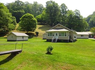 582 Tariff Rd, Left Hand, WV 25251