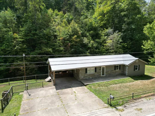 1562 Arnoldsburg Rd, Spencer, WV 25276