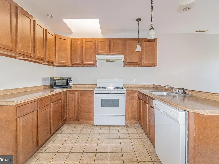 2124 Bolton St #3 — Photo 18
