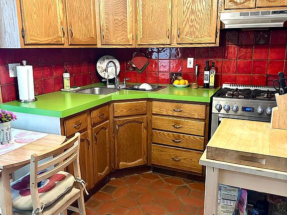 4th image of 2528 48th St