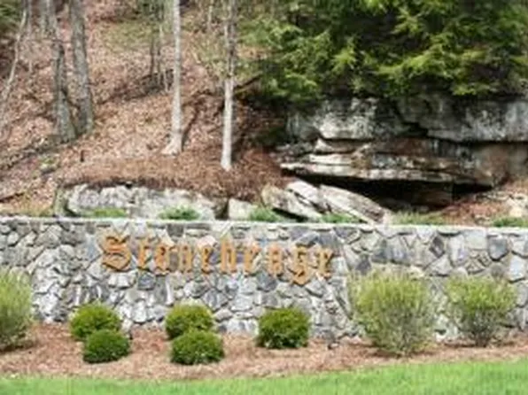 Highlander Trl, Lewisburg, WV 24901