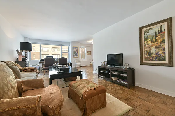 Sold by FirstService Realty (legacy) | media 10