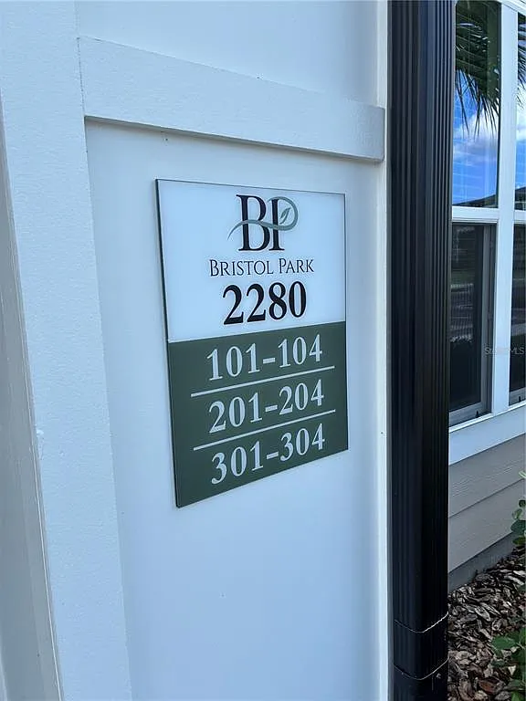 2 bed, 2.0 bath, 1305 sqft, $1,795 — Photo 3