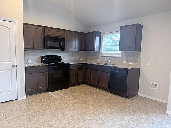 3rd image of 123 Saranac Dr
