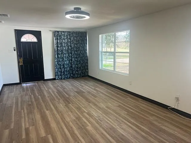 2 bed, 768 sqft, $850 — Photo 2