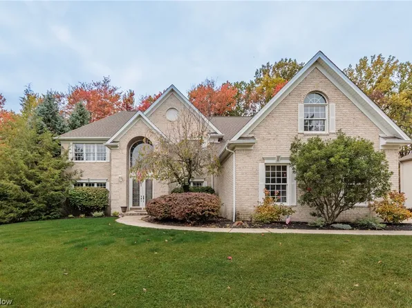 3188 Oakwood Trl, Broadview Heights, OH 44147