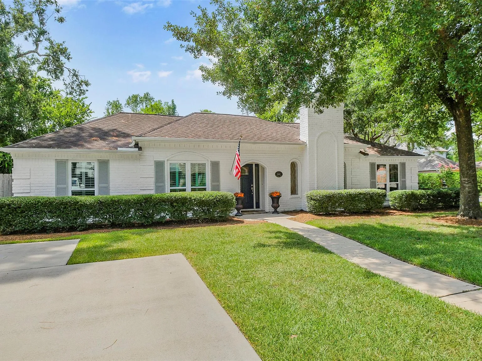 4 bed, 2.5 bath, 2821 sqft, $5,800 — Photo 4