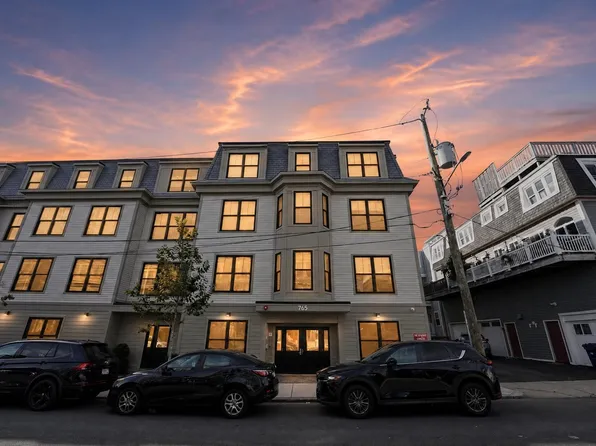 765 E 3rd St #406, South Boston, MA 02127