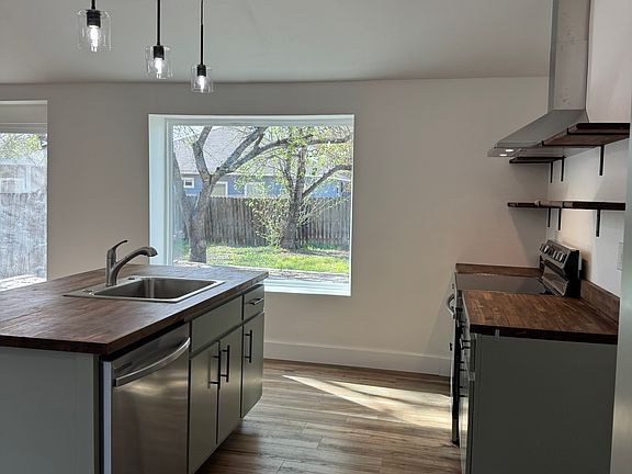 4th image of 504 Avenue F