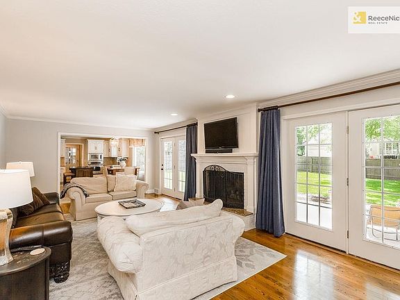 5th image of 5515 W 82nd St