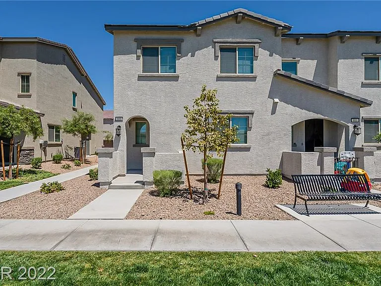 827 E Spring Estates Ave — Photo 3
