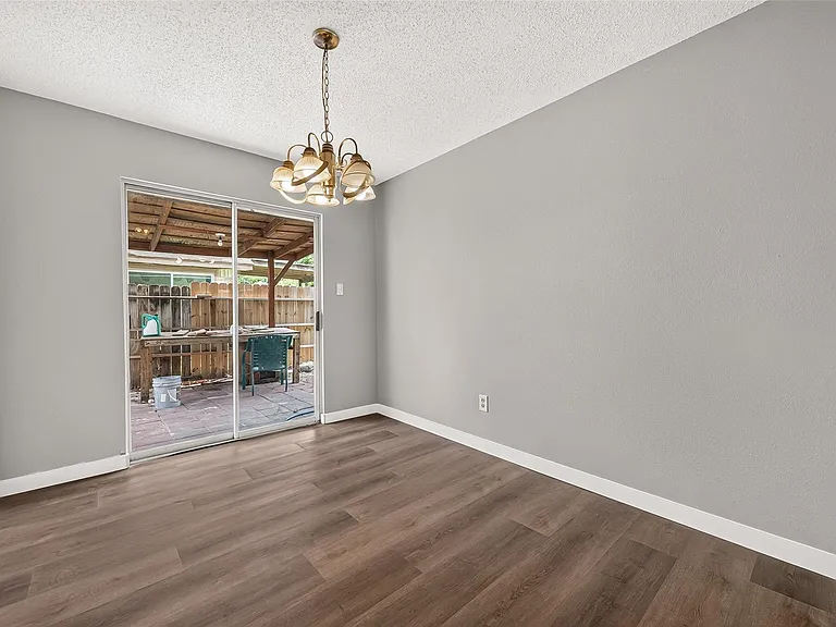 10814 Parkland Woods Dr — Photo 15