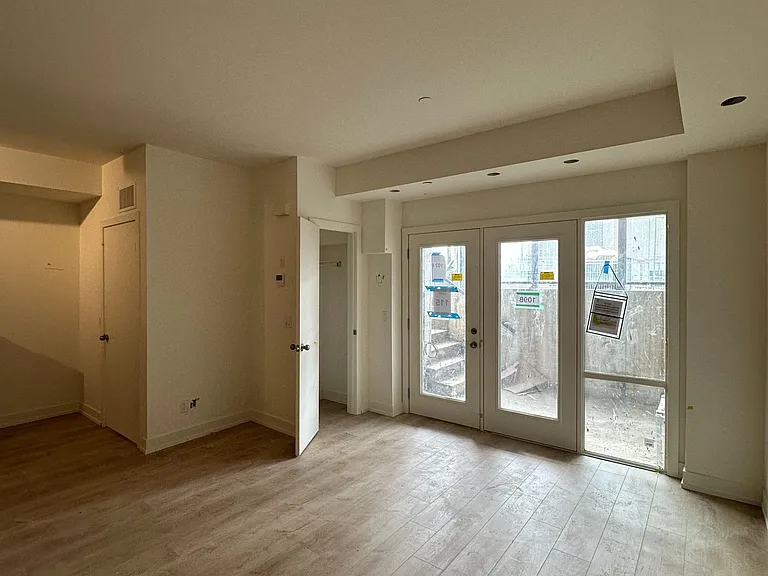 16 Melbourne Ave #109B — Photo 5
