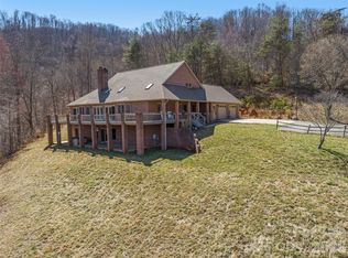 126 Hillcrest Dr, Barnardsville, NC 28709
