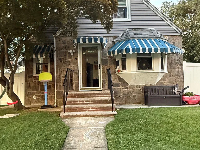 71 Ribbon St — Photo 2