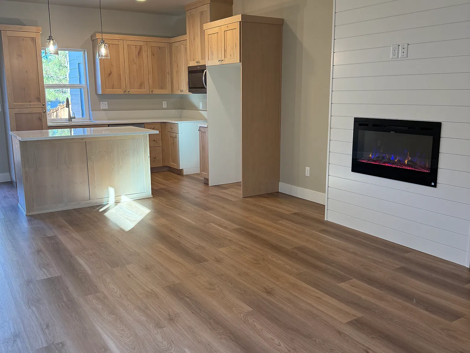 3 bed, 2.5 bath, 1158 sqft, $2,550 — Photo 4