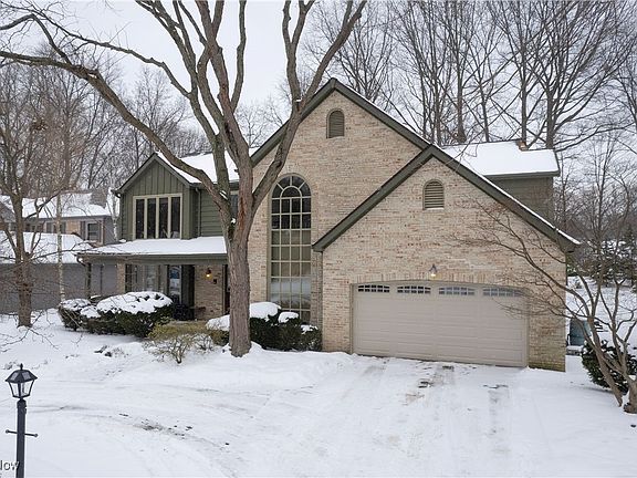 2nd image of 1925 Reeds Court Trl