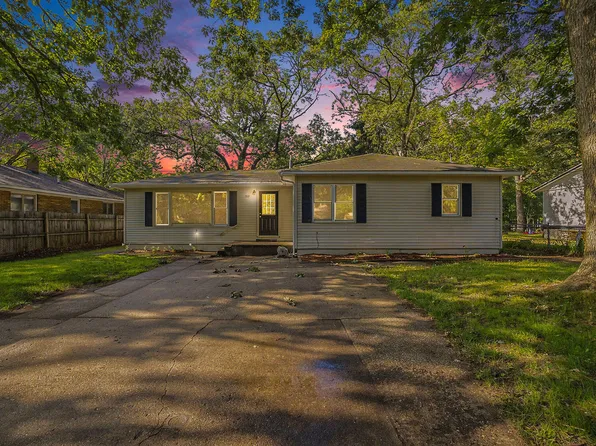 1519 Canterbury Ave, Norton Shores, MI 49444