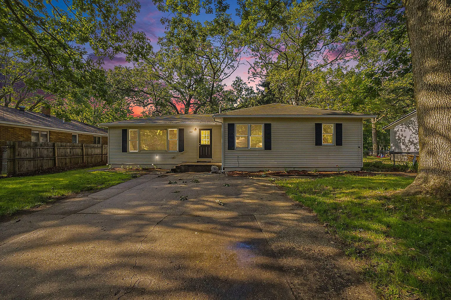 1519 Canterbury Ave photo 1