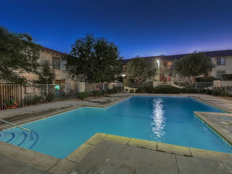 Fairway Manor Apartment Homes Pool