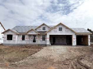 N8864 Galway Ln, Menasha, WI 54952