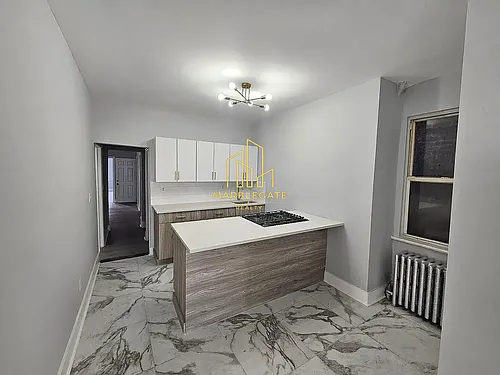 1034 S Orange Ave Photo 1