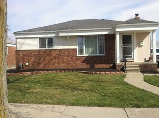 19817 Alger St, Saint Clair Shores, MI 48080