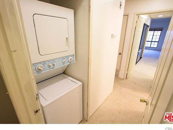 5th image of 941 W Carson St APT 201