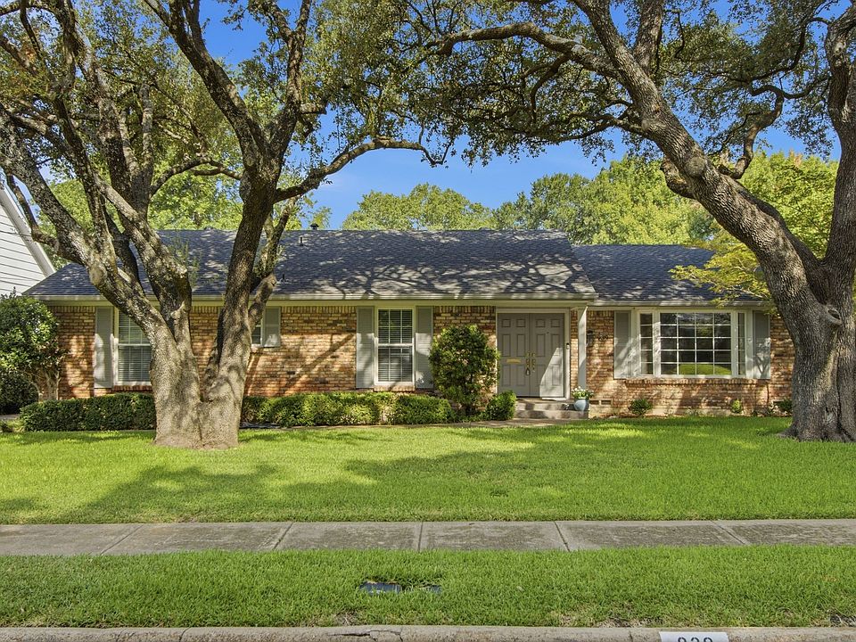 1st image of 939 Blue Lake Cir