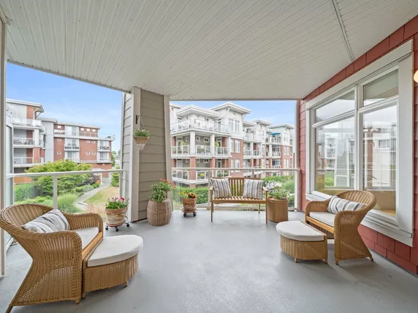 4211 Bayview St #206, Richmond, BC V7E 6T6