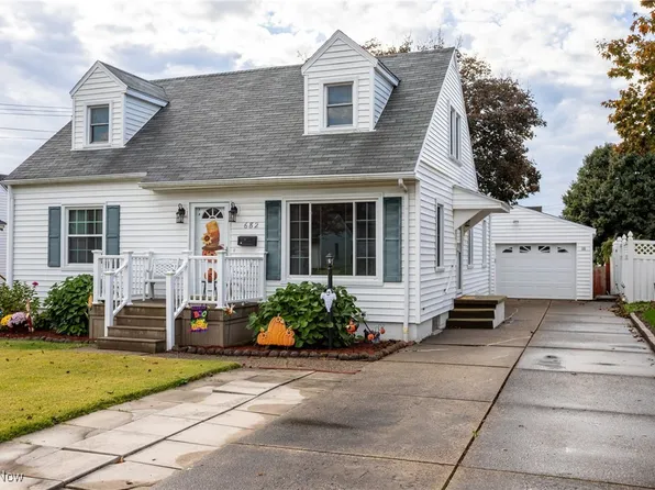682 E Catawba Ave, Akron, OH 44306